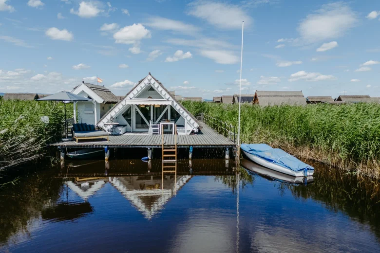 Seehütte am Wasser mieten